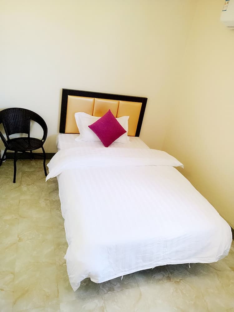 Romantic Holiday Garden