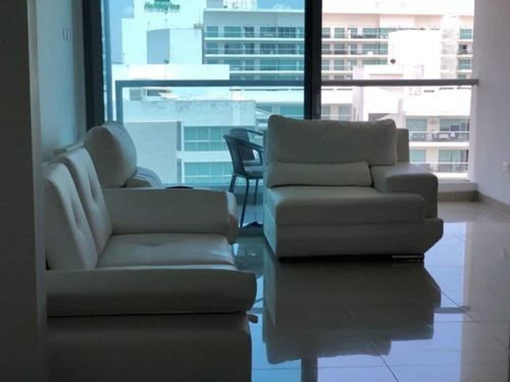 Apartamento de Lujo Frente al Mar