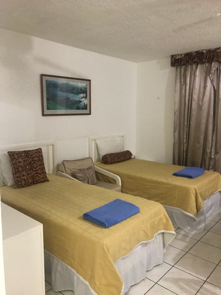 Ocho Rios Beach Apt at Sandcastles