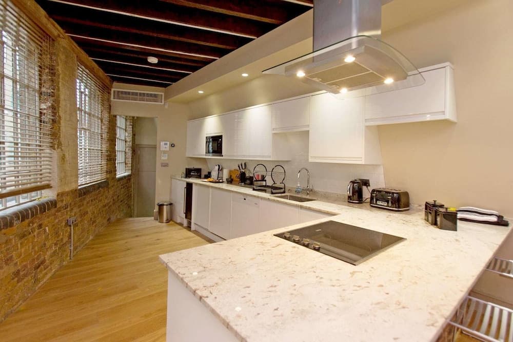 Luxury Loft Oxford Street with AC