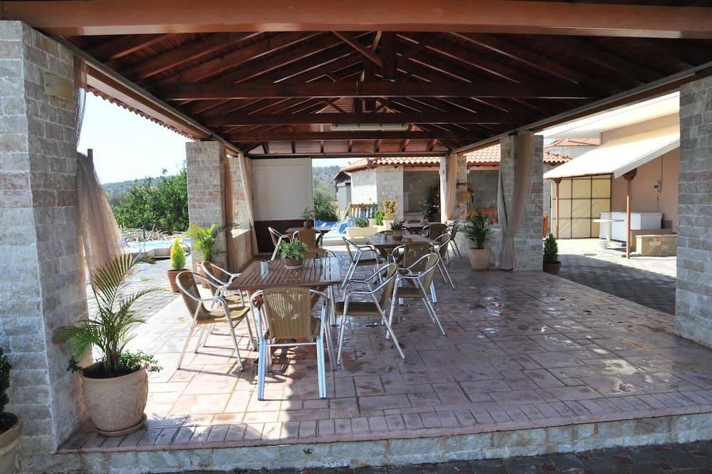 Angelos Kandia Apartments