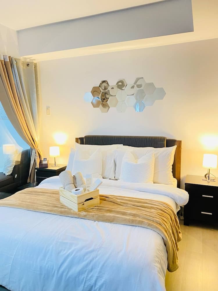 Azure Beach Club Paris Hilton