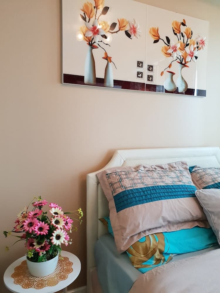 Azure Luxury City Suites by VacationsPH