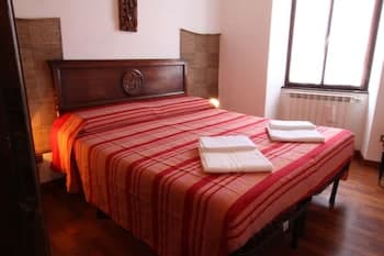 Straus Apartment Center Town