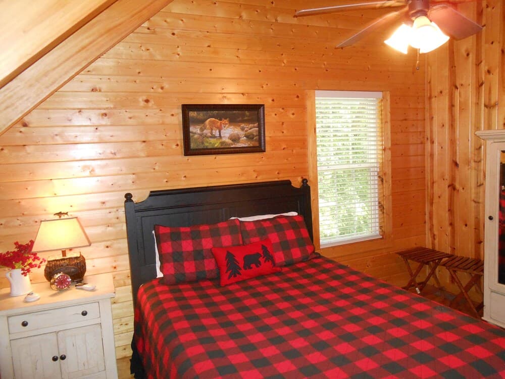 Azalea At Blairsville 2 Bedroom Cabin by Redawning