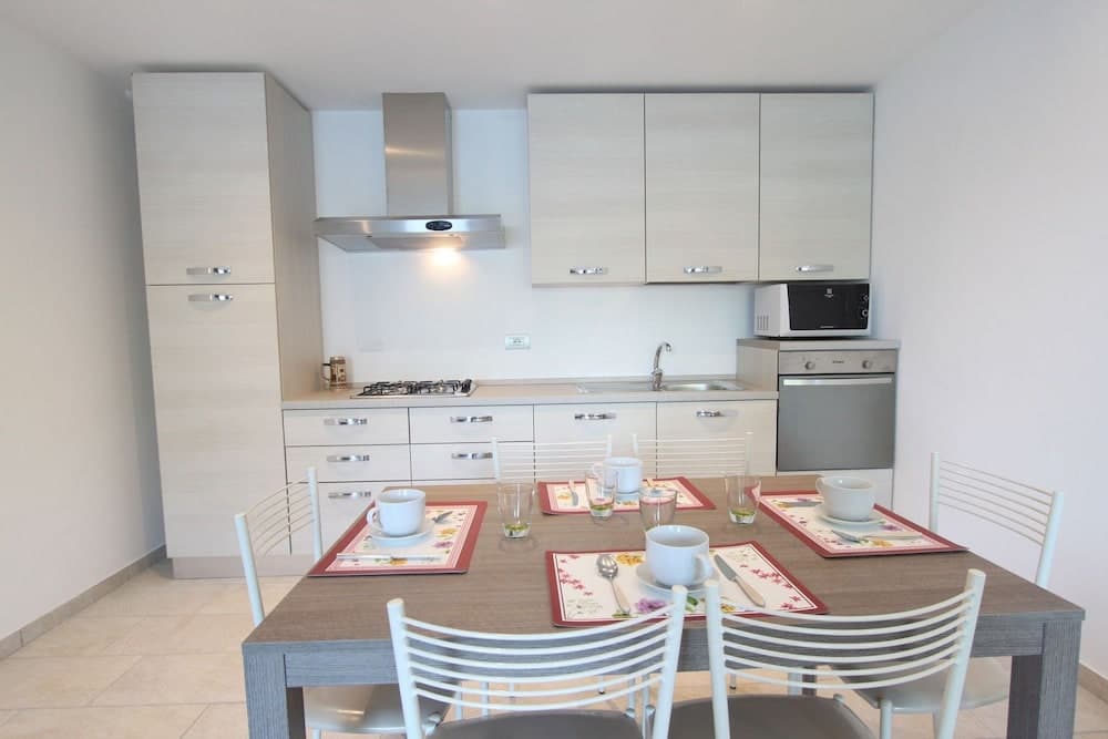 Infinity House Front Lake