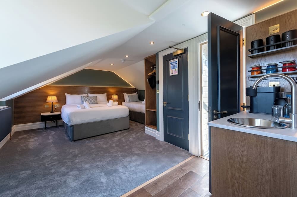 The Crown Pub & Guesthouse