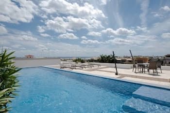 Infinito 205 by Praia