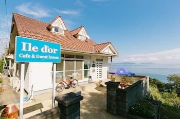 Ile d’or Café & Guest house