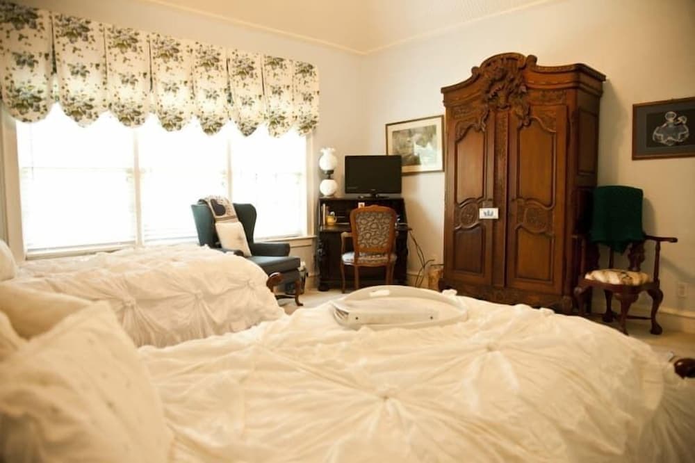 Lillian Farms Bed & Breakfast