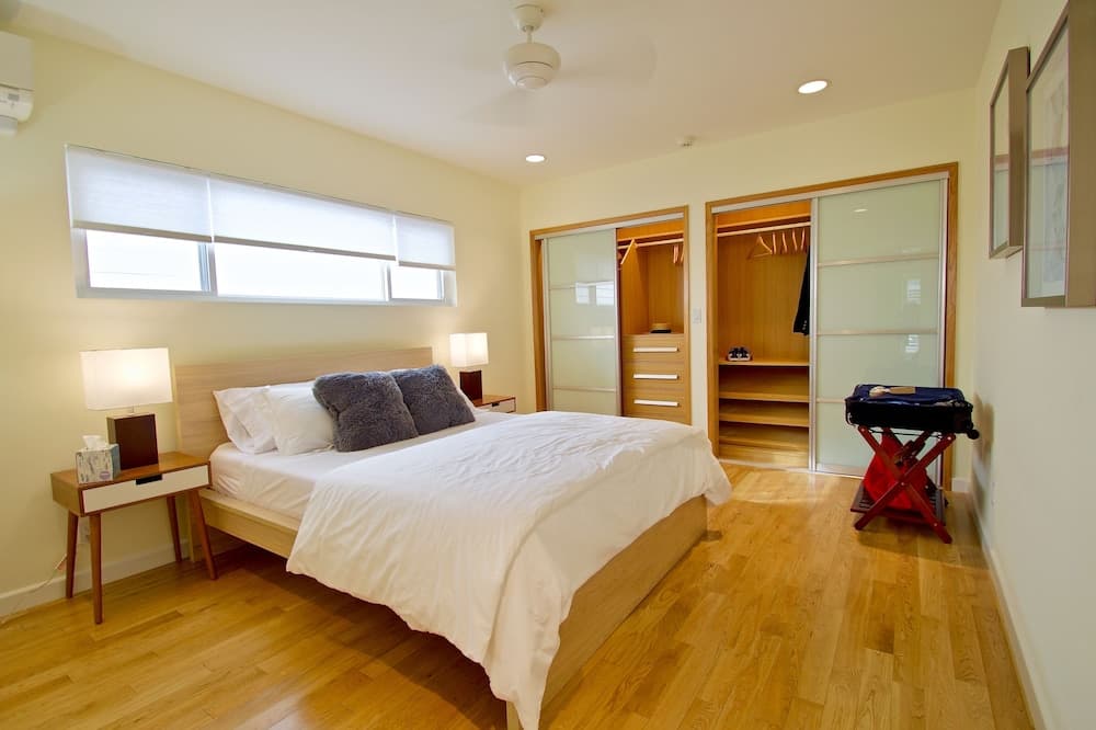 Modern Contemporary Venice Getaway