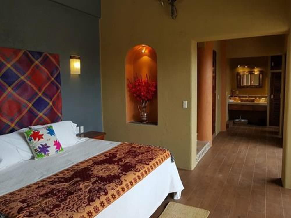 Casa Arcoiris Zihuatanejo