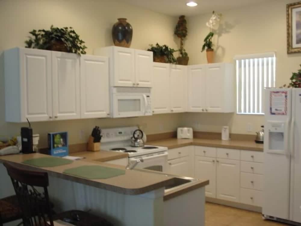 Ahr138 - Tuscan Hills - 4 Bed 3 Baths Town House