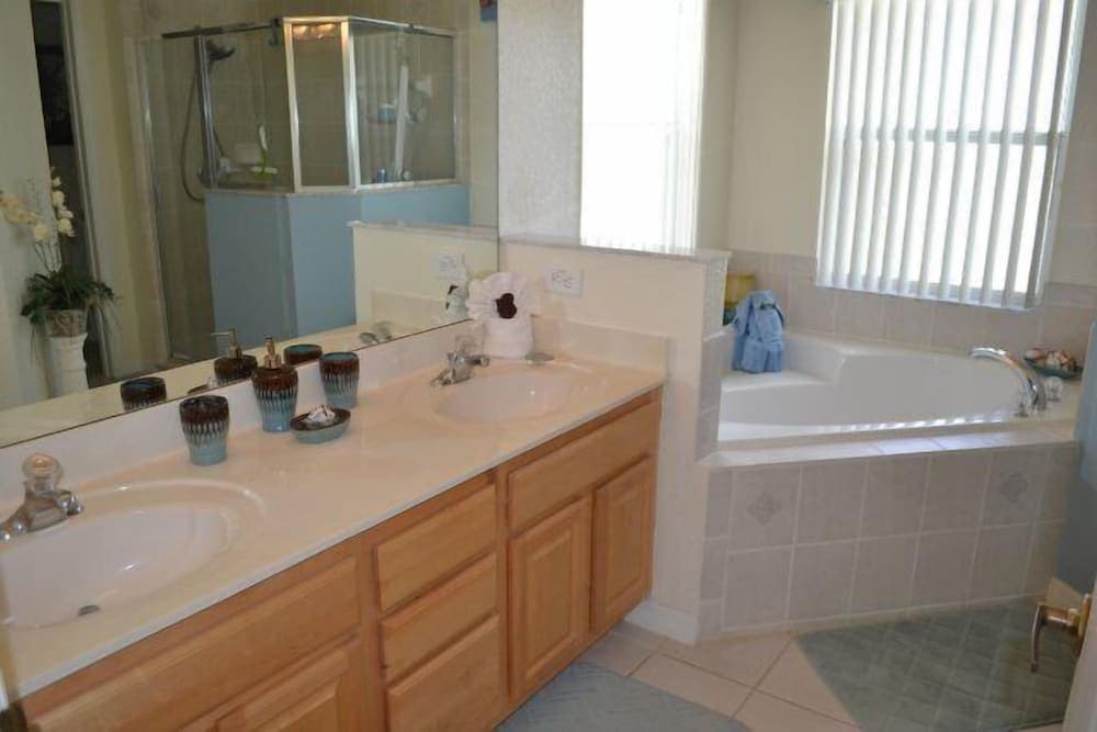 Ip60421 - Ashley Manor - 3 Bed 3 Baths Villa