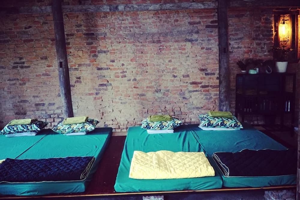 Green Door Ban Gioc - Hostel