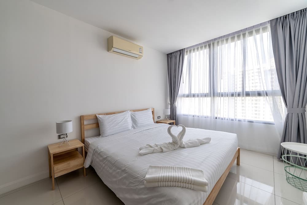 The Point Pratumnak by PSR ASIA