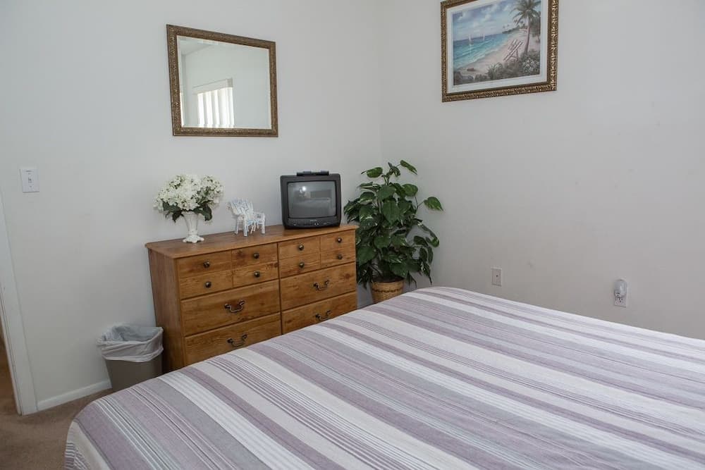 Ip60195 - Hampton Lakes - 3 Bed 2 Baths Villa