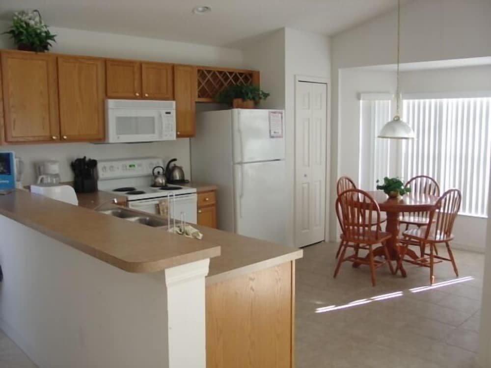 Ahr202 - Westbury - 4 Bed 3 Baths Villa