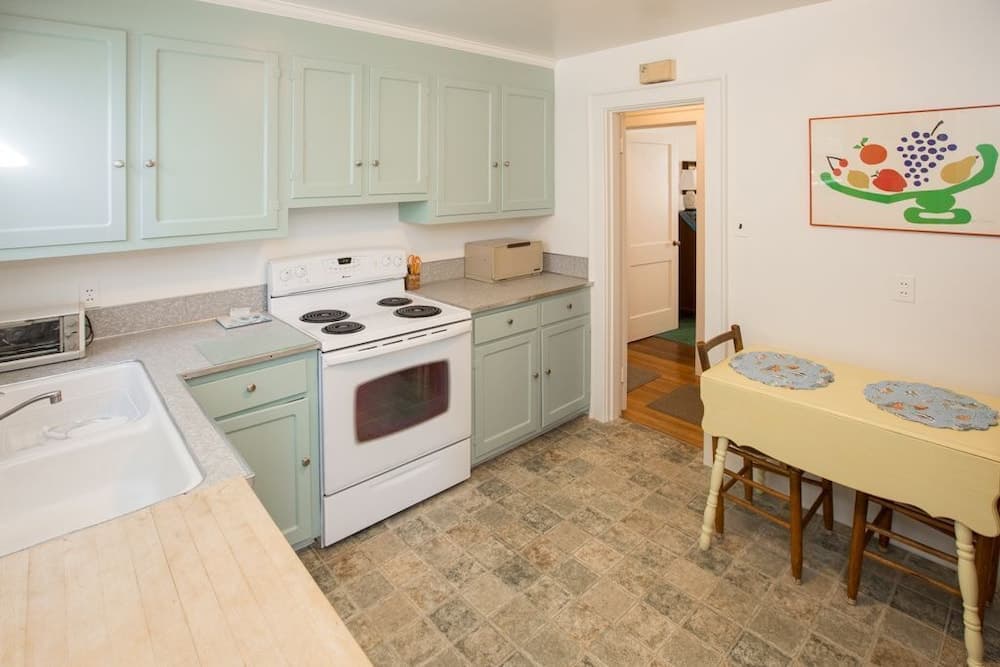 119 53rd Street 3 Bedroom Home by Redawning