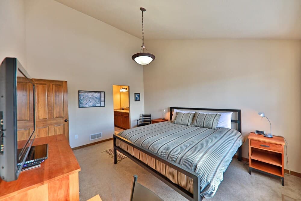 Rendezvous Discovery 3 Br 3 Bedroom Home by Redawning