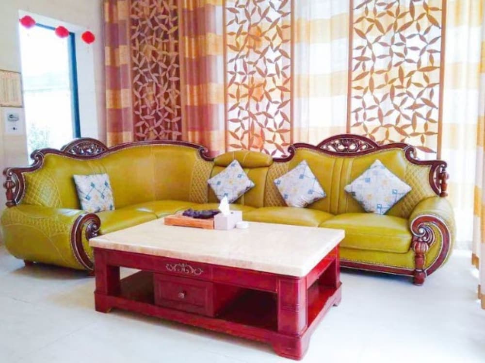 Moon River Yard Villa