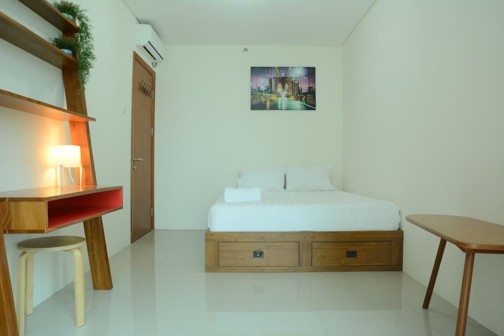 Woodland Park Residence Kalibata View Swimming Pool