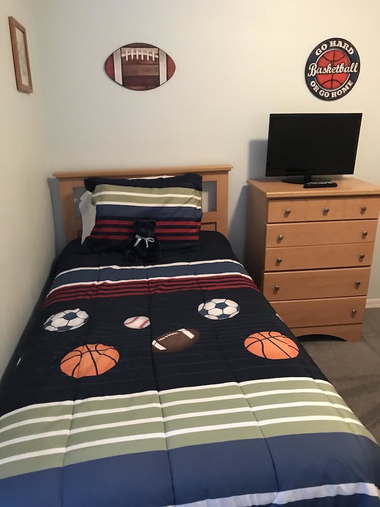 4BR 3BA Home in Emerald Island Resort by CV-8540