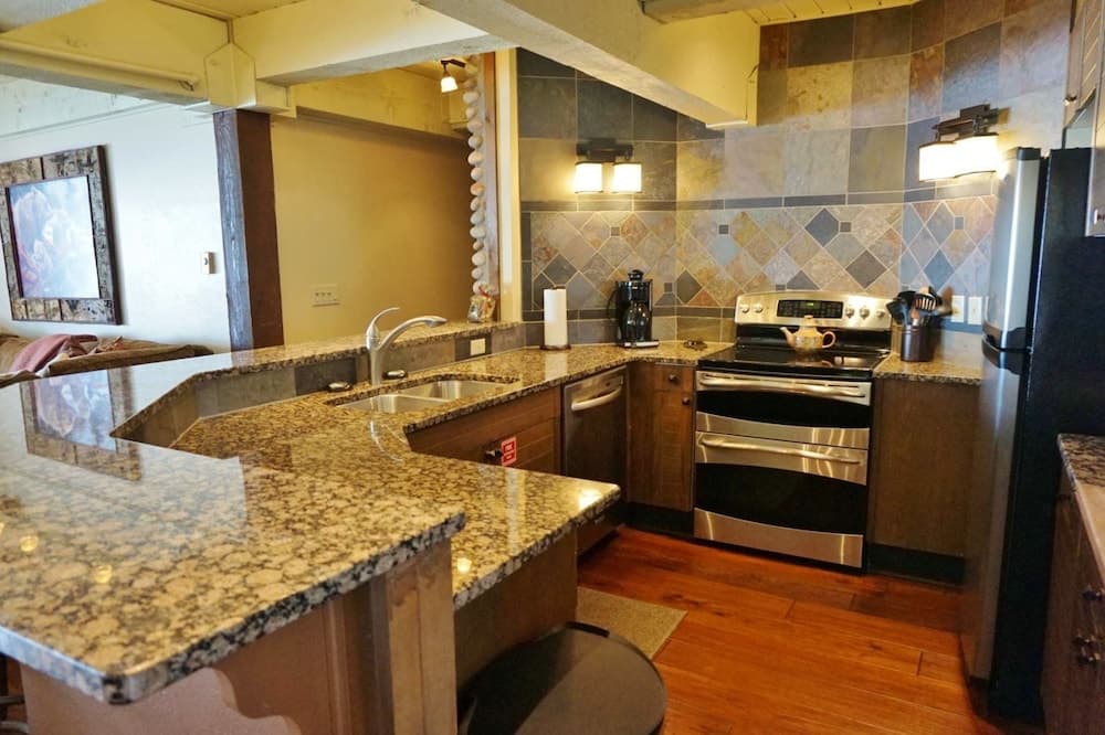 Snowmass Enclave 101