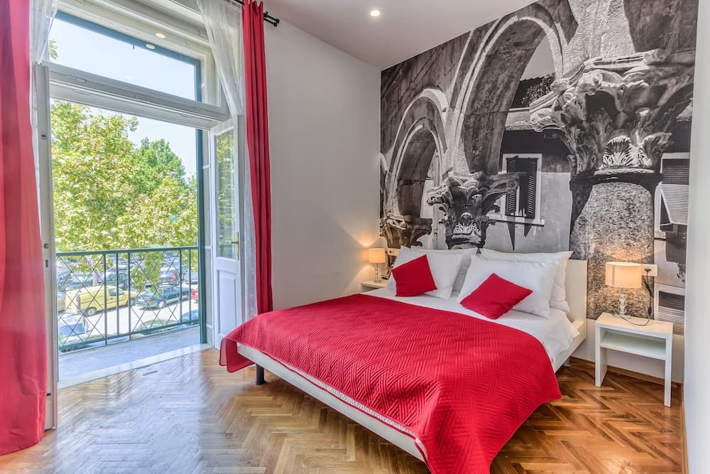 Split Urban Rooms III