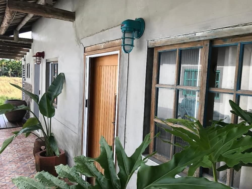 Yellow and Black Guesthouse