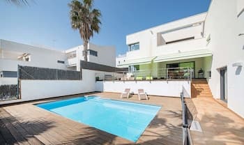 Villa Déjà Vu with stunning sea views