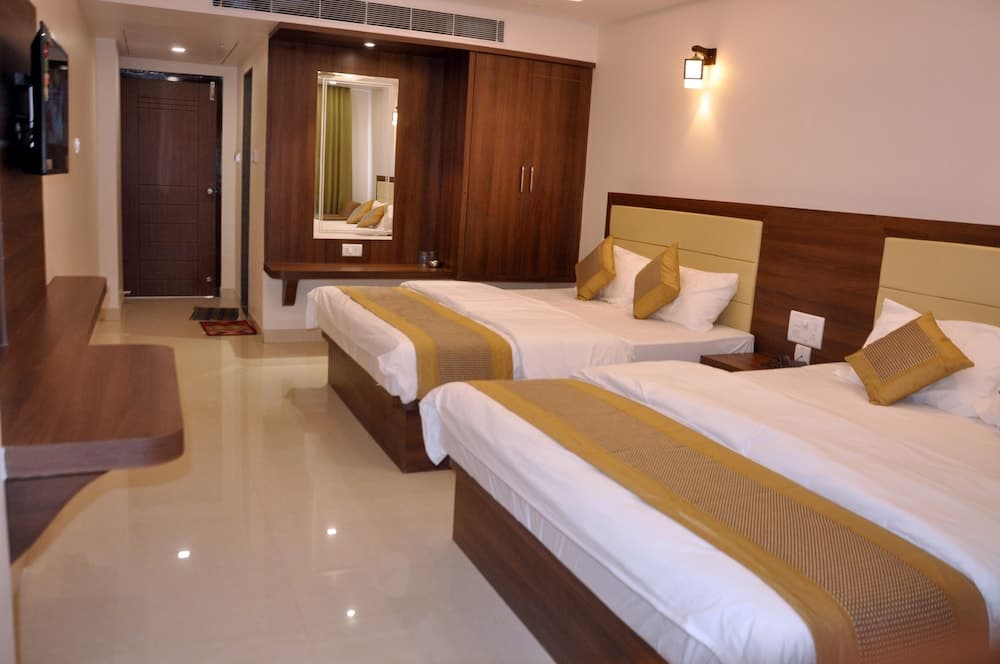 Hotel Ambika International Byndoor