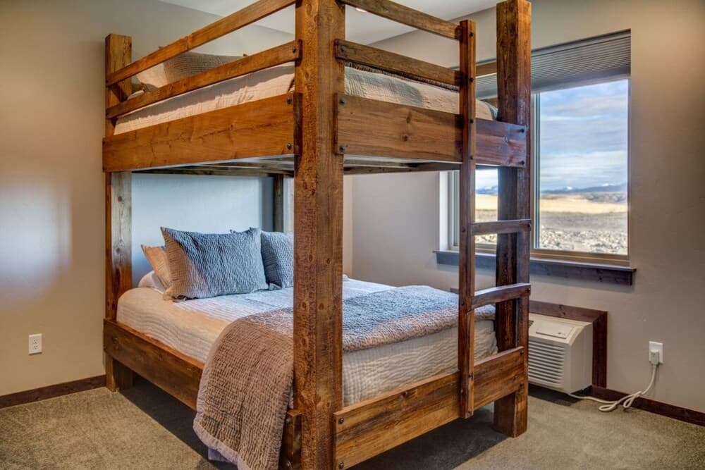 Livingston - Crazy Mountain Lodge