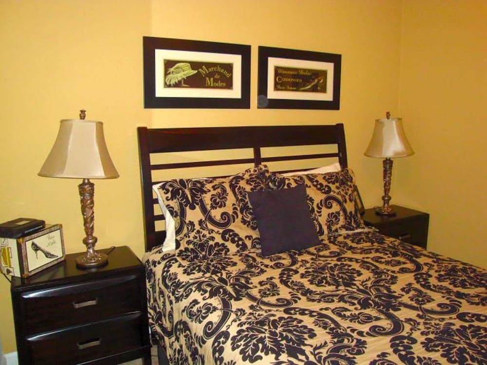 6BR 4BA Home in Windsor Hills by CV-2564