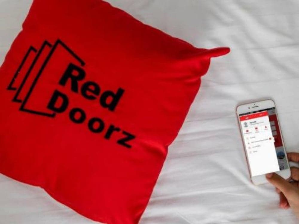 RedDoorz Premium near Solo Grand Mall