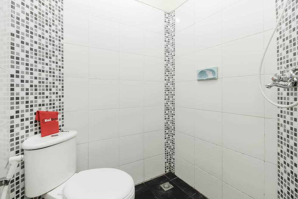 RedDoorz near Sriwijaya University Palembang