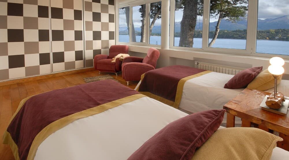 Magnificent 3Bedr Villa on the lake H47