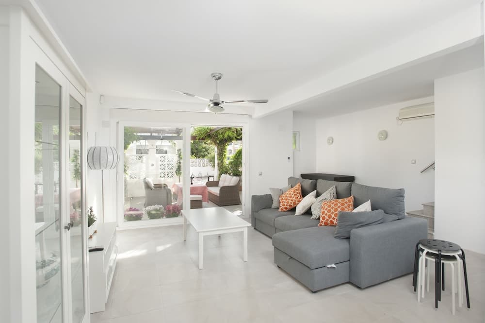 Beachside Fishermans cottage