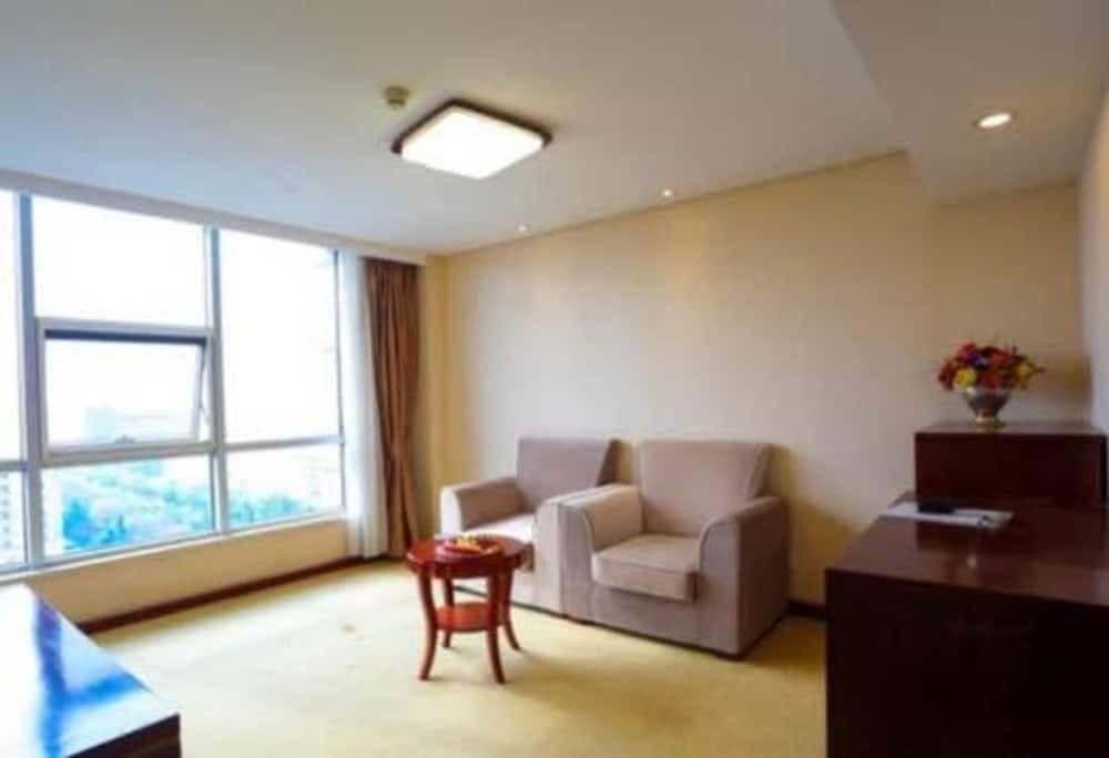 qingdao tianrunjinwang hotel