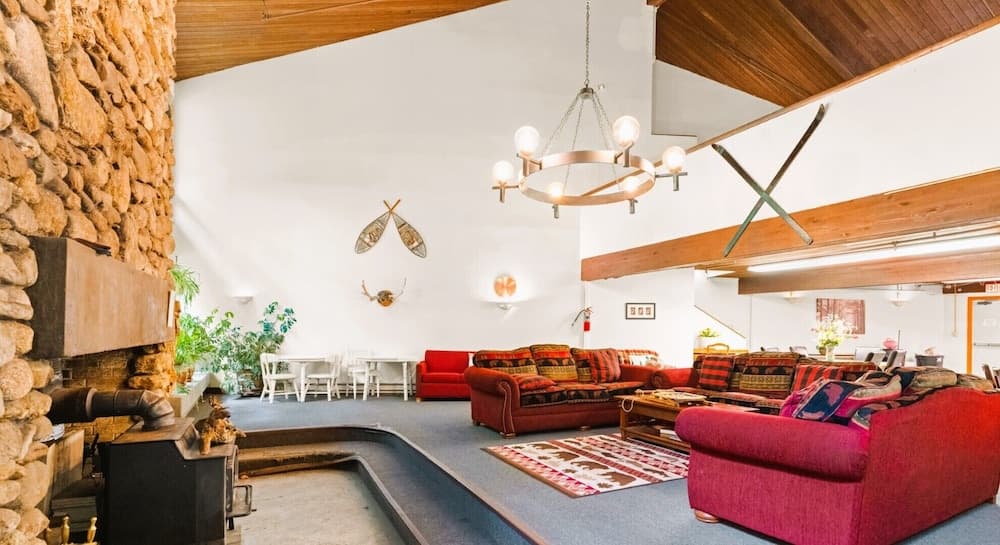 Evergreen Valley Inn by Coolvacay