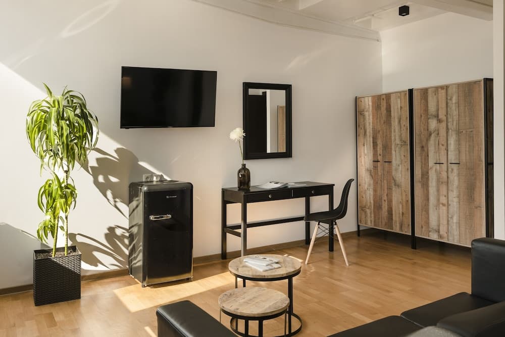 Troulanda Acropolis Suites