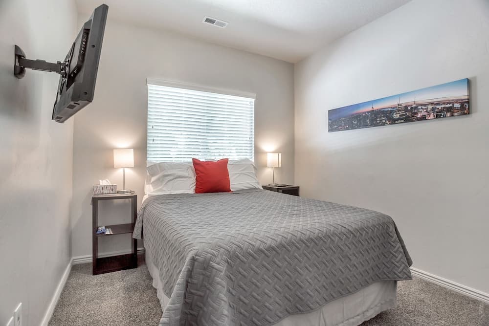 Spacious & New Guesthouse in Orem - Provo