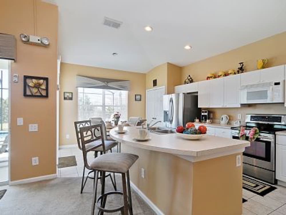 4BR 3BA Home in Windsor Palms by CV-8115