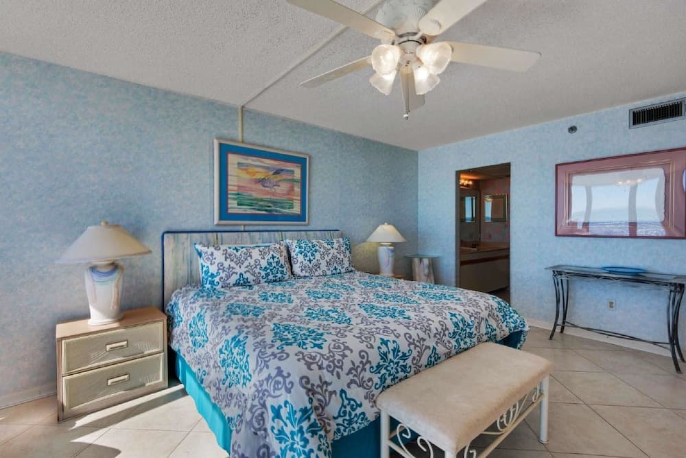 Edgewater Beach Resort Tower 3, 2 Bedroom Apartment