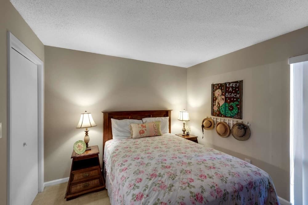 Edgewater Beach Resort Tower 3, 2 Bedroom Apartment