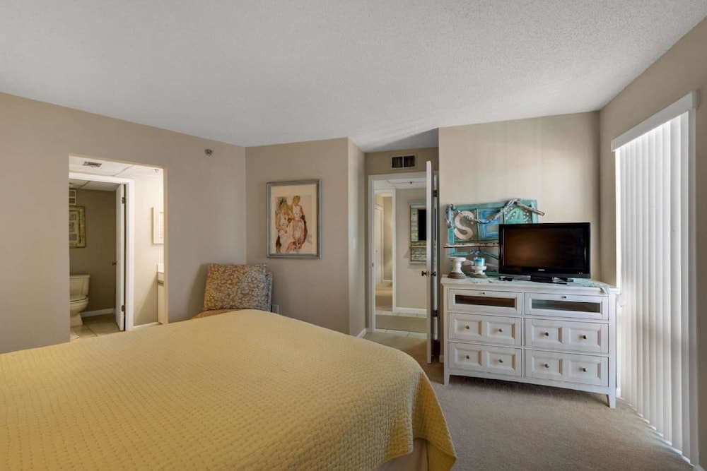 Edgewater Beach Resort Tower 3, 2 Bedroom Apartment