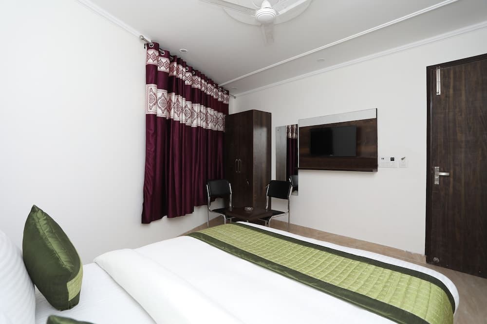 Airport Hotel Ambience Inn