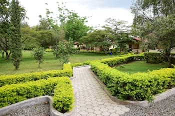 Meru View Lodge