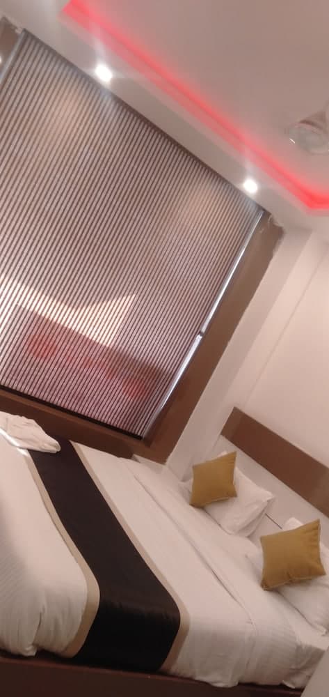 Airport Hotel J P Palace