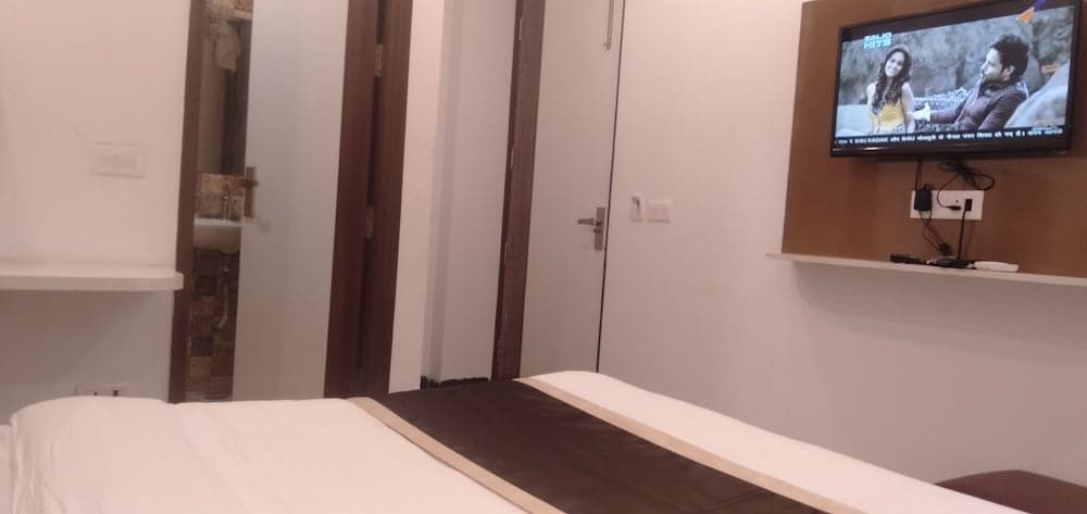 Airport Hotel J P Palace